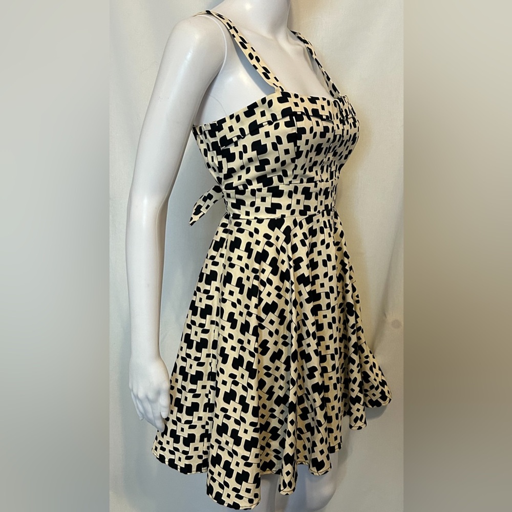 Retro Mod Sz M Black & Cream Geometric Print A Line Dress Pinup Vintage Inspired - Picture 6 of 8